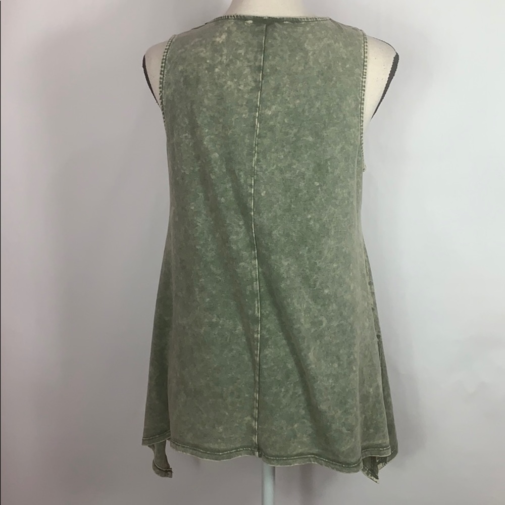 Rock & Republic sleeveless front lace up top - Picture 4 of 6